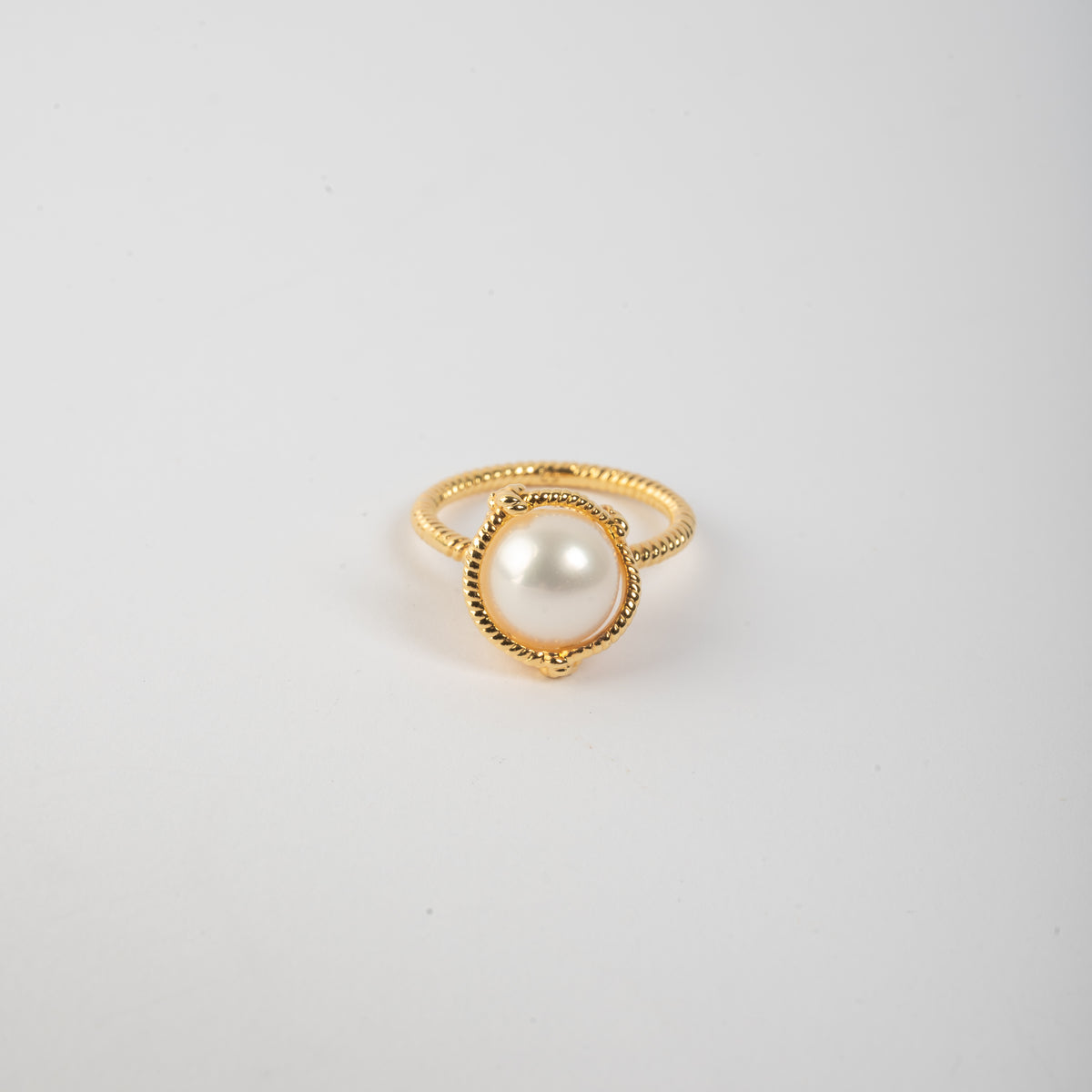 LES NEREIDES Pearl Ring