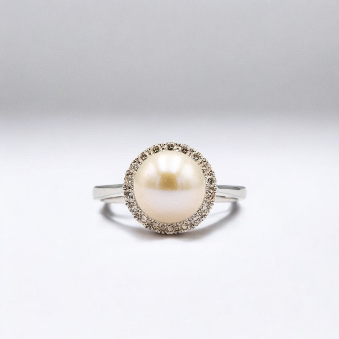 Diamond Ring with Pearl shape