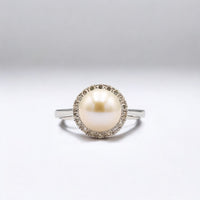 Diamond Ring with Pearl shape